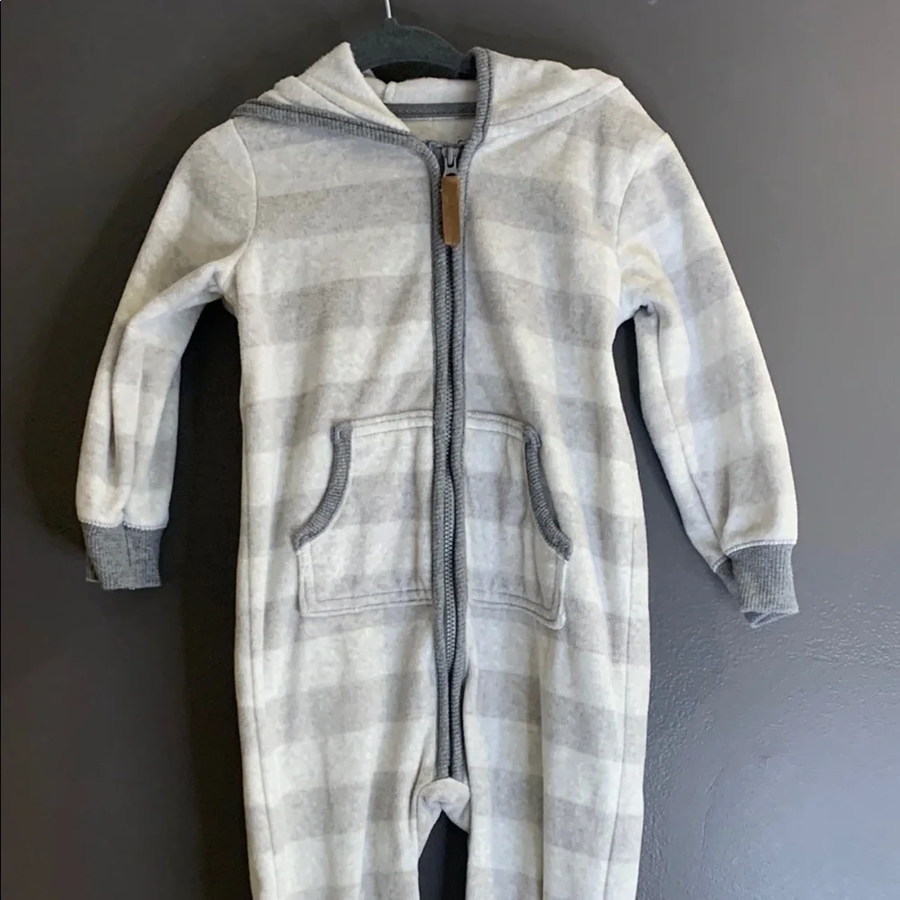 Carter’s Cozy Gray Striped Kids One Piece size 18m